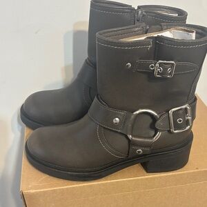 Universal Thread Dark Brown Combat Boots